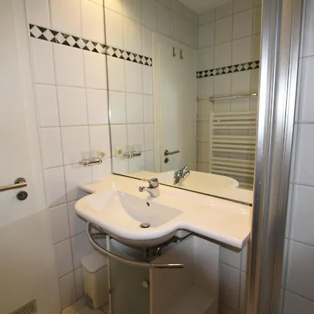 Apartment Duenenstrasse 31a, Eg Rechts