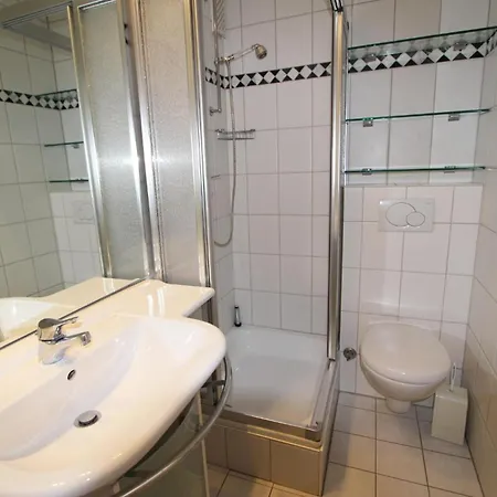 Duenenstrasse 31a, Eg Rechts Apartment *